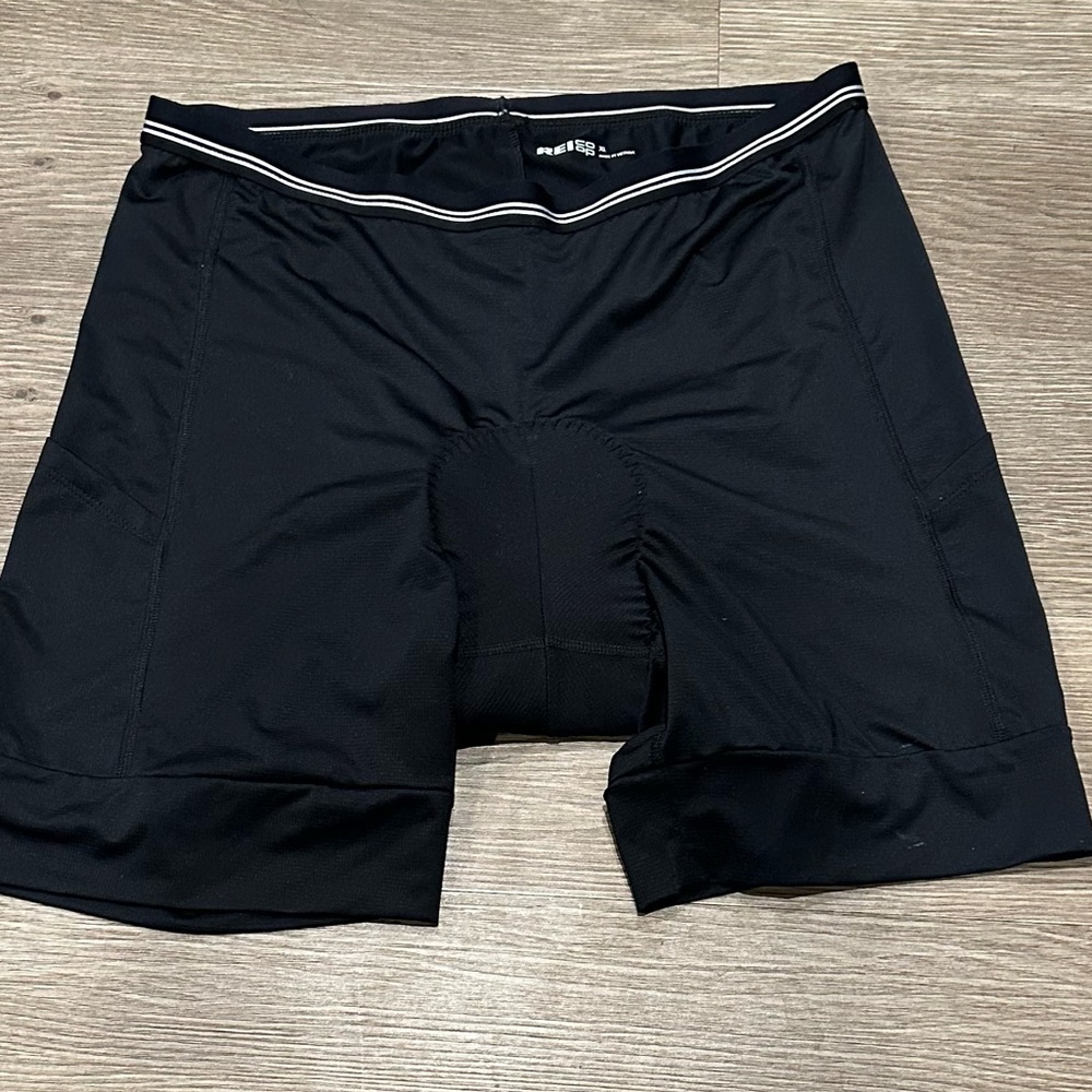 Like-new! Men's REI Padded Spandex Fitted Cycling Shorts
